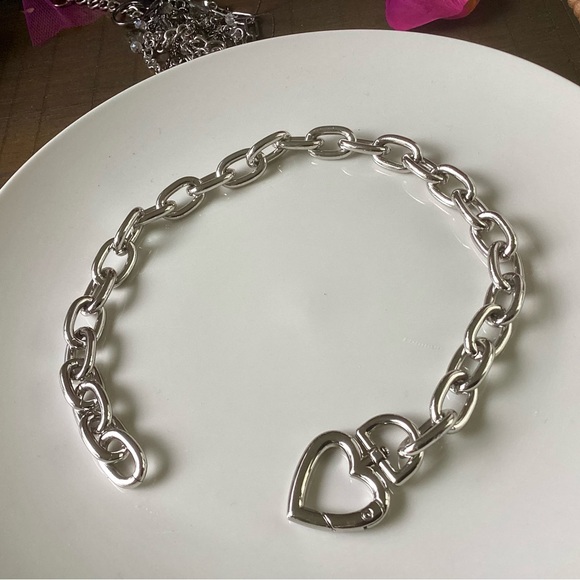 - 🌸Chunky Chainlink  Choker Necklace SilverTone - Picture 3 of 9